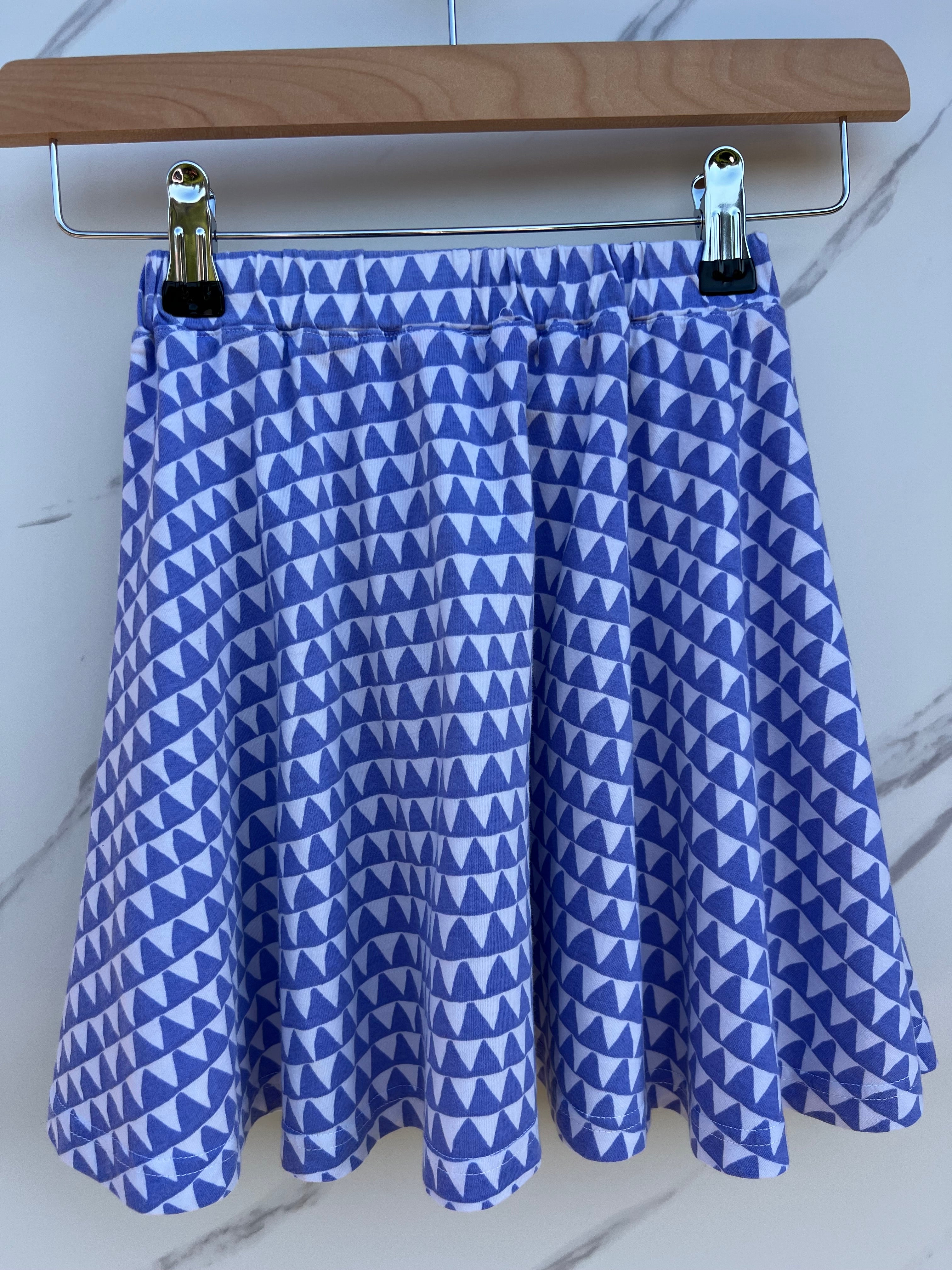 Joules Blue and White Triangle Pattern Skirt Age 5-6 years