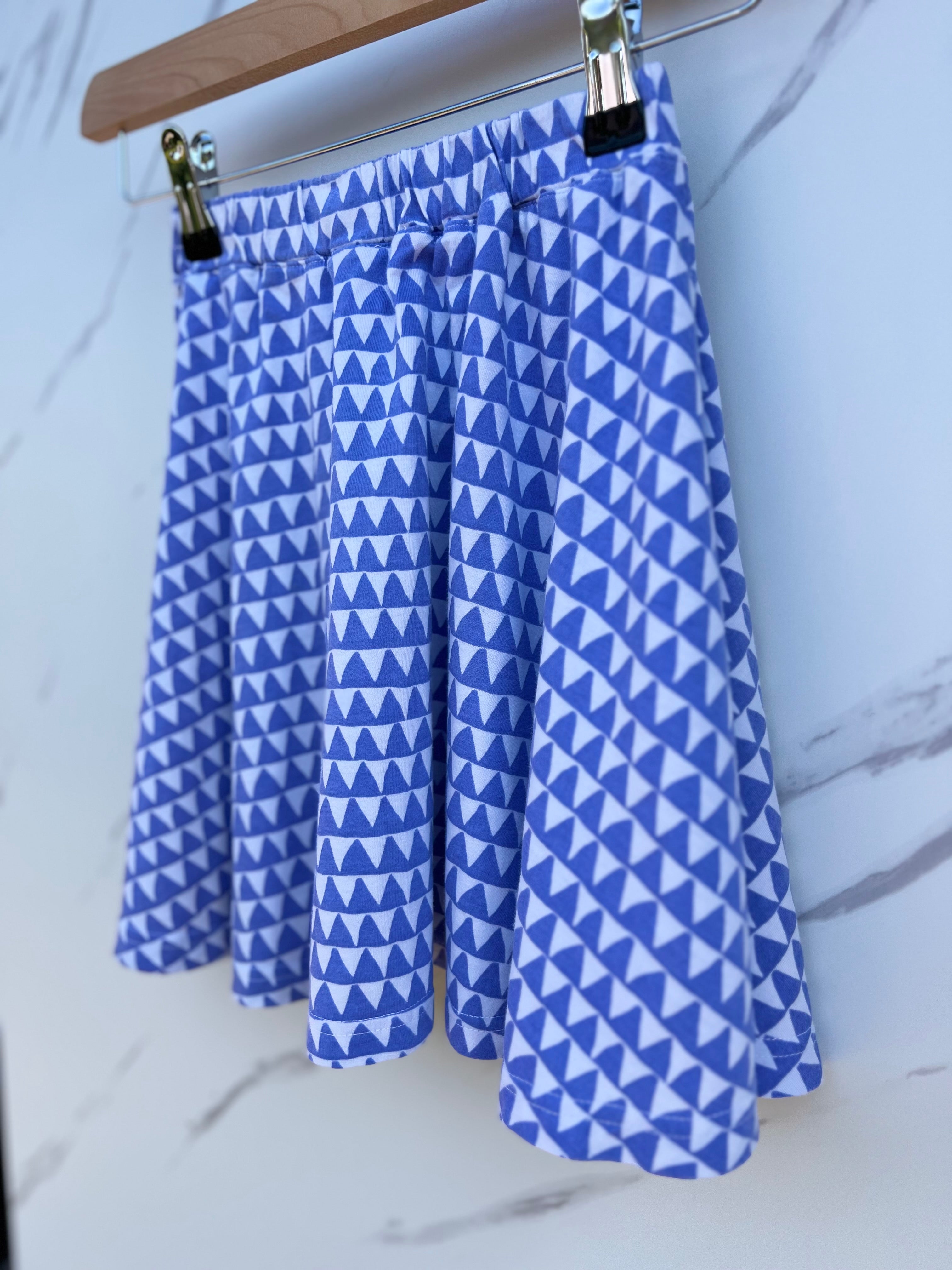 Joules Blue and White Triangle Pattern Skirt Age 5-6 years